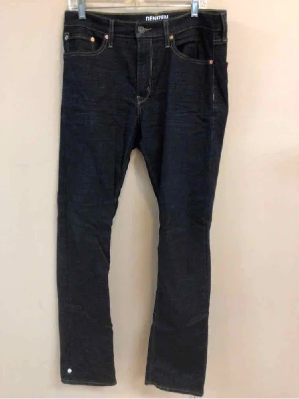 Men's pants with neat comfort-SIZE 32 LEVI'S Men's PANTS