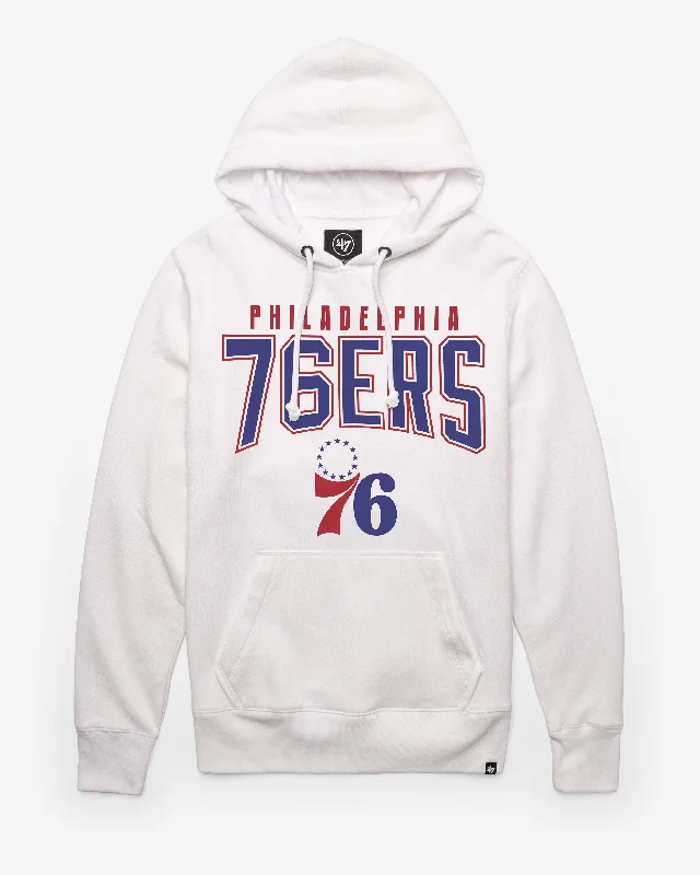 Hoodie with bold trim men-PHILADELPHIA 76ERS TEAM ELEMENTS ARCH '47 HEADLINE HOOD