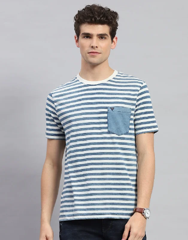 stylish short sleeve t-shirts for weekend relaxation -Men Blue Stripe Round Neck Half Sleeve T-Shirt