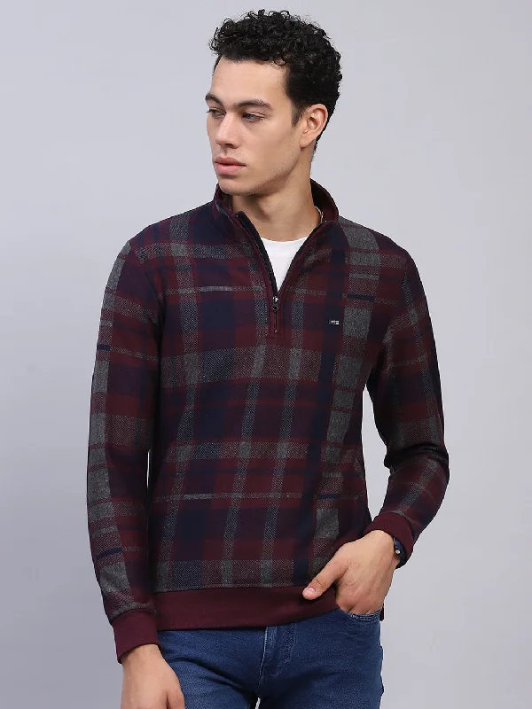 men’s affordable short sleeve shirts with bold prints -Men Maroon Check Mock Neck Full Sleeve Winter T-Shirt