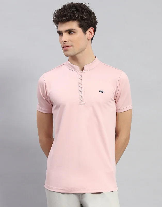 comfortable and relaxed fit short sleeve polo shirts -Men Pink Solid  Mandarin Neck Half Sleeve T-Shirt